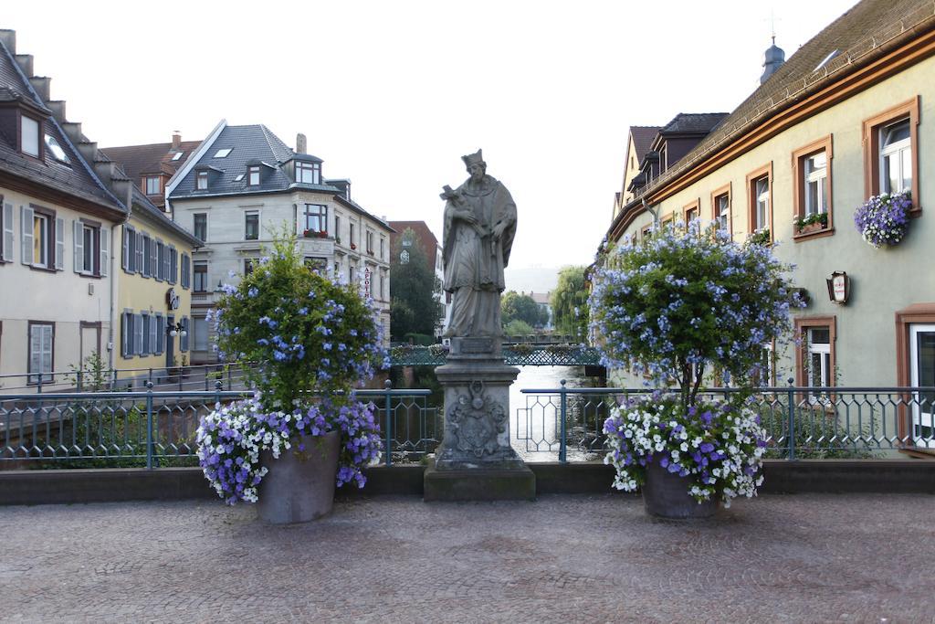 Stadthotel Engel Ettlingen Exterior photo